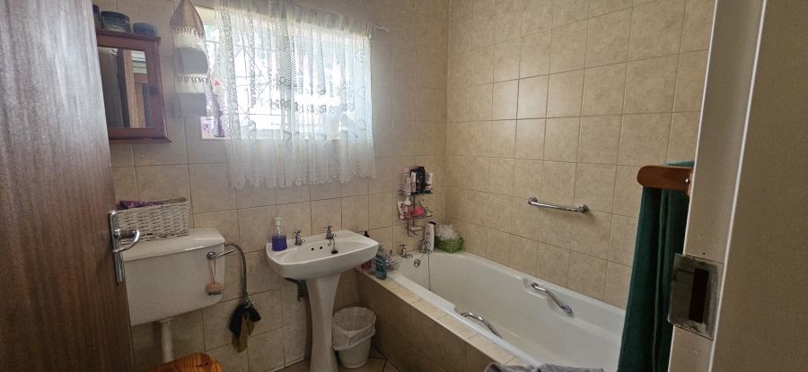 3 Bedroom Property for Sale in Carters Glen Northern Cape